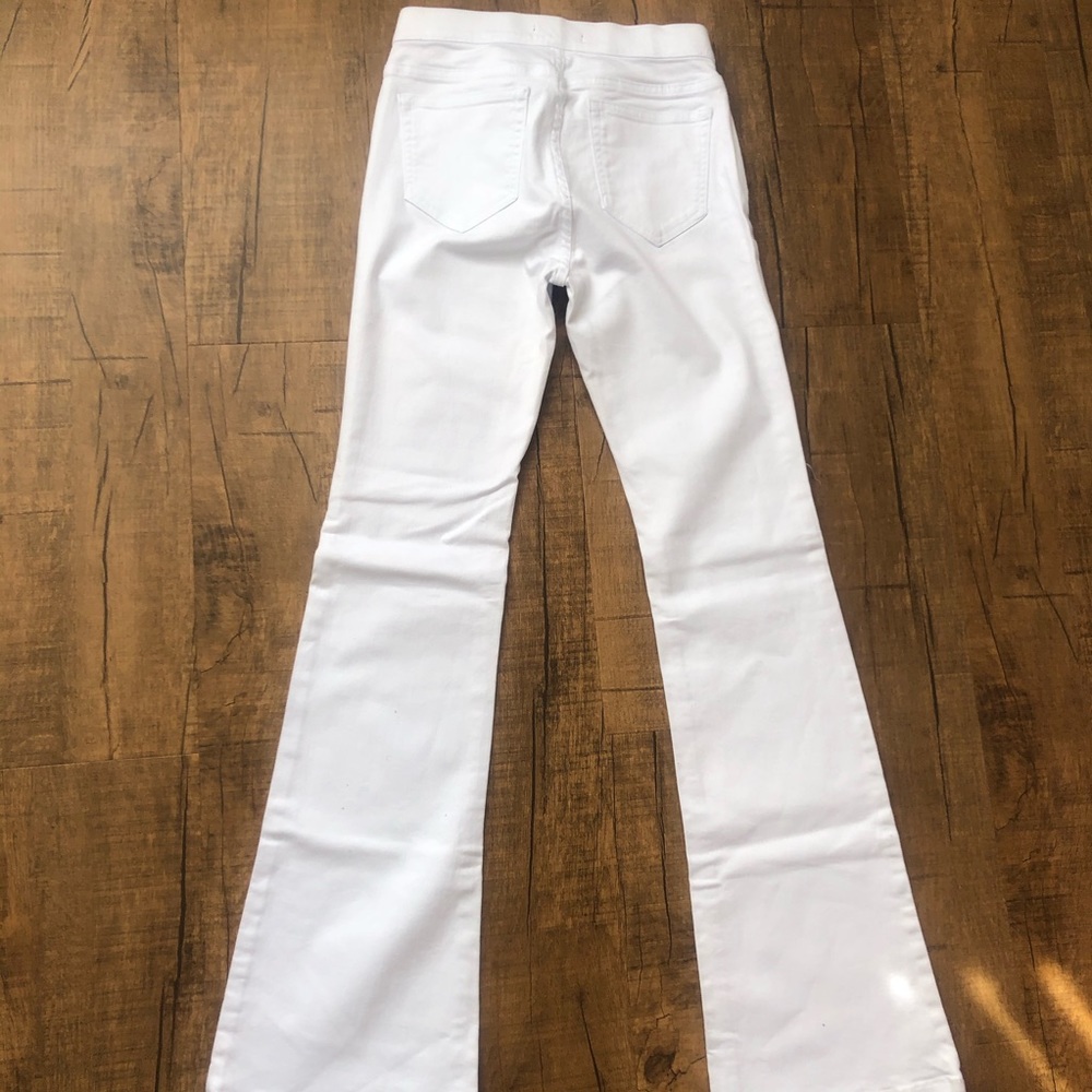 Fashion Nova White Flare Jeans Size 3 - Picture 4 of 4